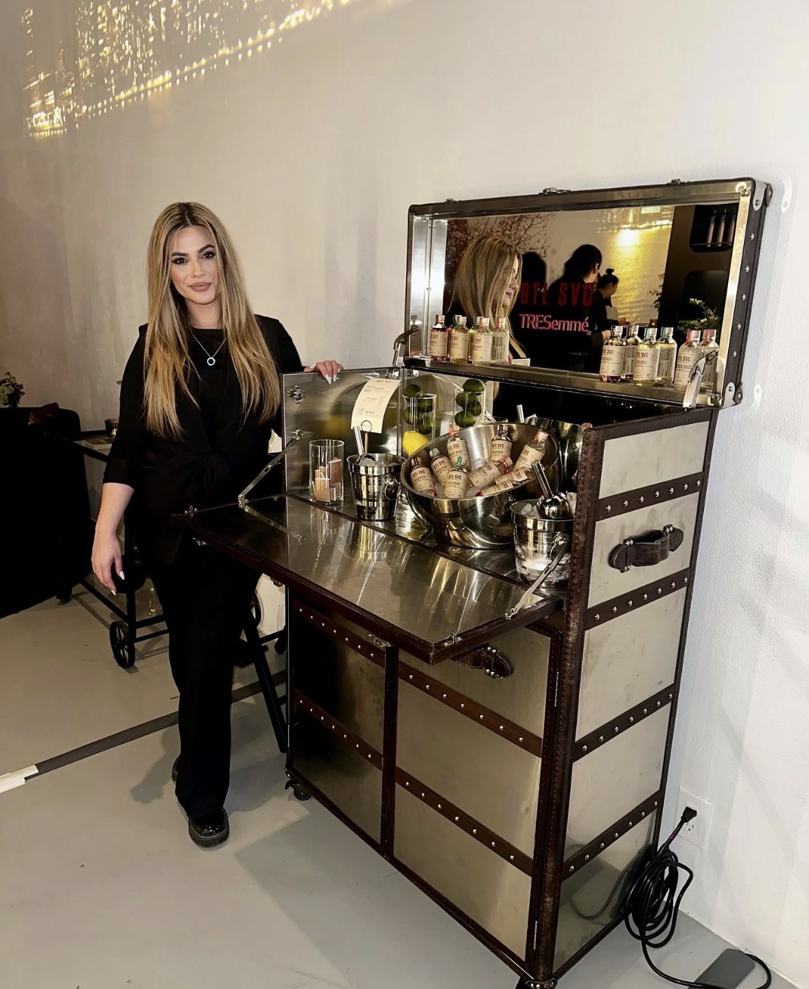 Models | Convention Model - Trade Show Talent